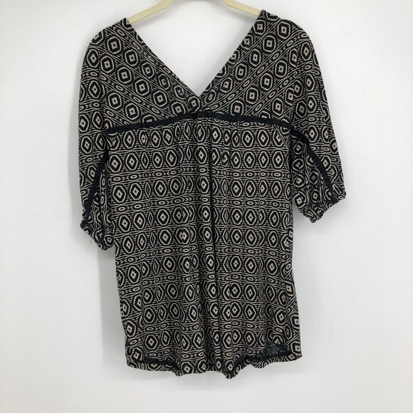Lucky Brand Black and White Hayley Geo Print V-neck 1/2 Sleeve top S - Picture 4 of 13